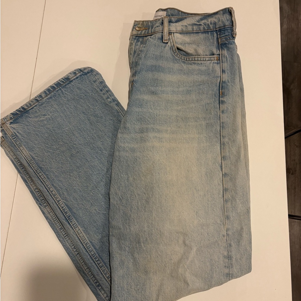 ZARA | Midrise Women’s Light Blue Straight Jeans - Picture 2 of 3